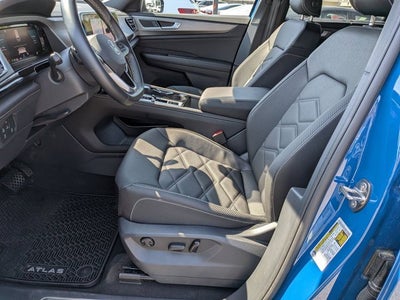 2025 Volkswagen Atlas Cross Sport 2.0T SE w/Technology