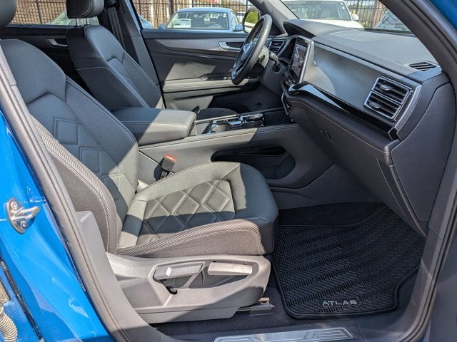 2025 Volkswagen Atlas Cross Sport 2.0T SE w/Technology