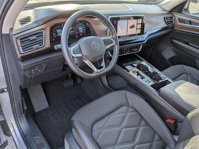 2025 Volkswagen Atlas 2.0T SE w/Technology