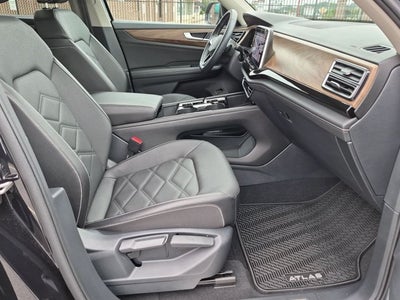 2025 Volkswagen Atlas 2.0T SE w/Technology
