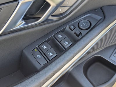 2025 BMW 3 Series 330i