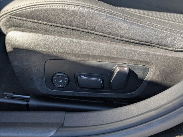 2025 BMW 3 Series 330i