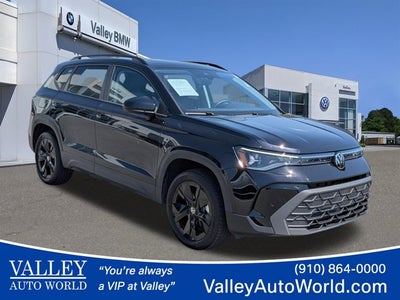 2025 Volkswagen Taos SE Black