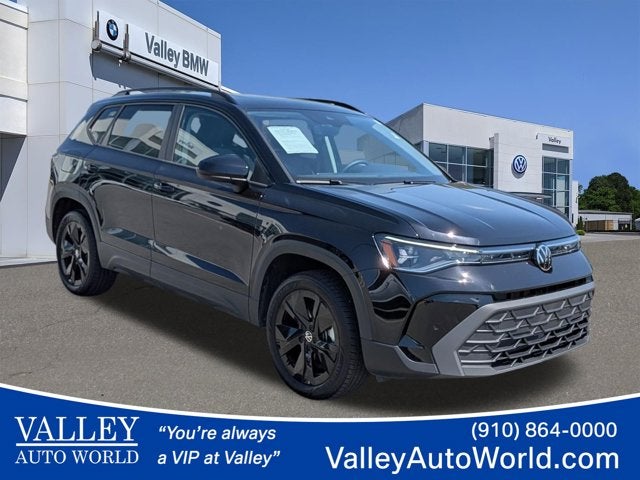 2025 Volkswagen Taos SE Black