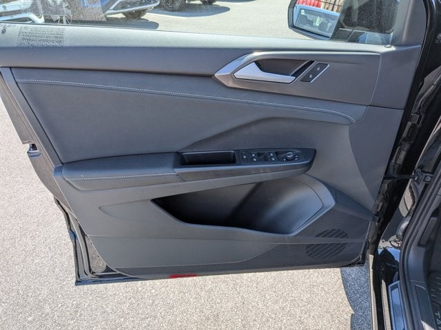 2025 Volkswagen Taos SE Black