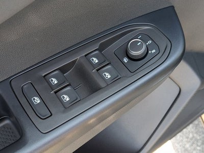 2025 Volkswagen Taos SE Black