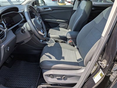 2025 Volkswagen Taos SE Black