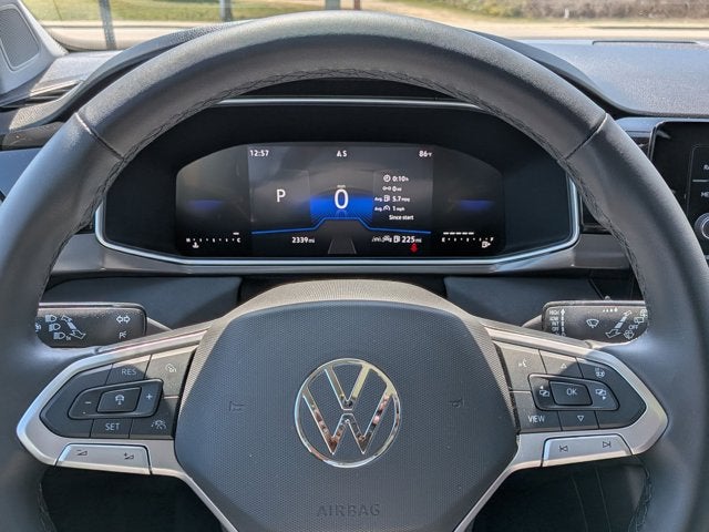 2025 Volkswagen Taos SE Black