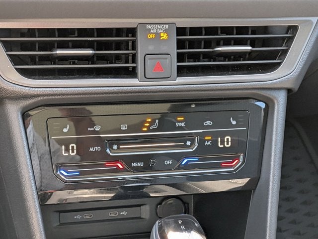 2025 Volkswagen Taos SE Black