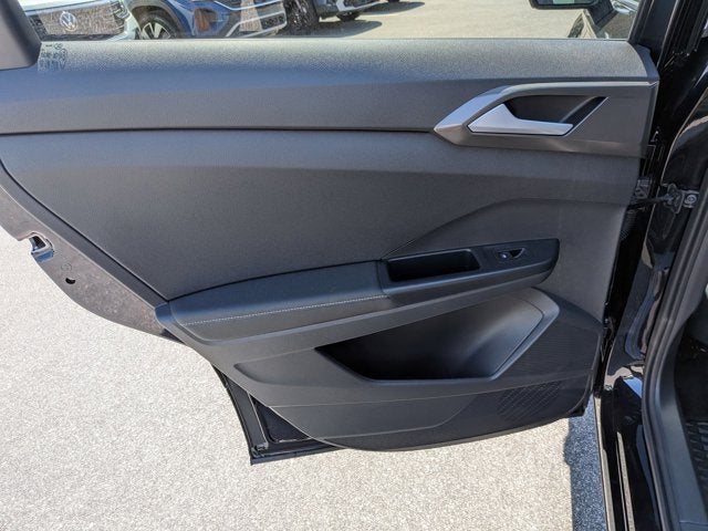 2025 Volkswagen Taos SE Black