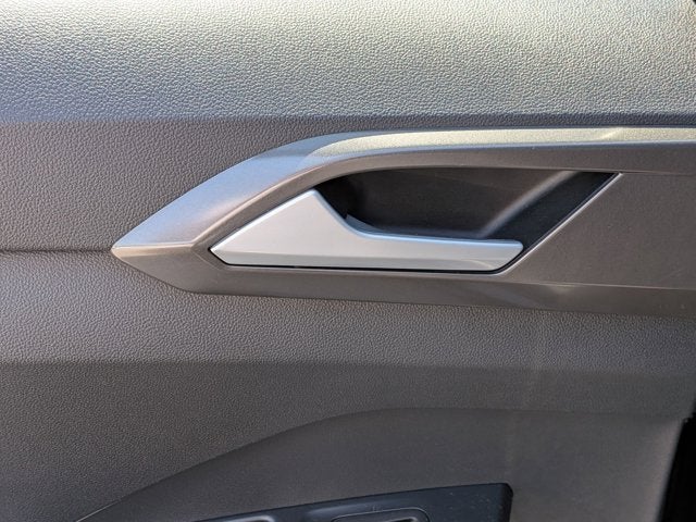 2025 Volkswagen Taos SE Black