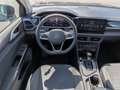 2025 Volkswagen Taos SE Black