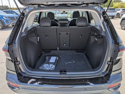 2025 Volkswagen Taos SE Black