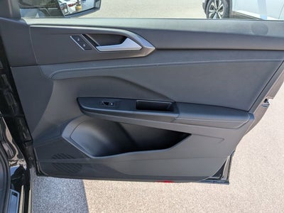 2025 Volkswagen Taos SE Black