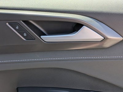 2025 Volkswagen Taos SE Black