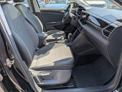 2025 Volkswagen Taos SE Black