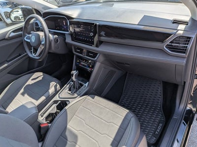 2025 Volkswagen Taos SE Black