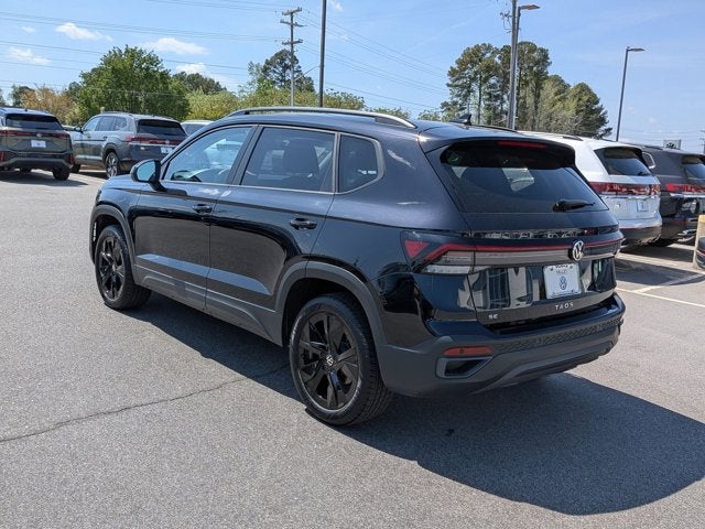 2025 Volkswagen Taos SE Black