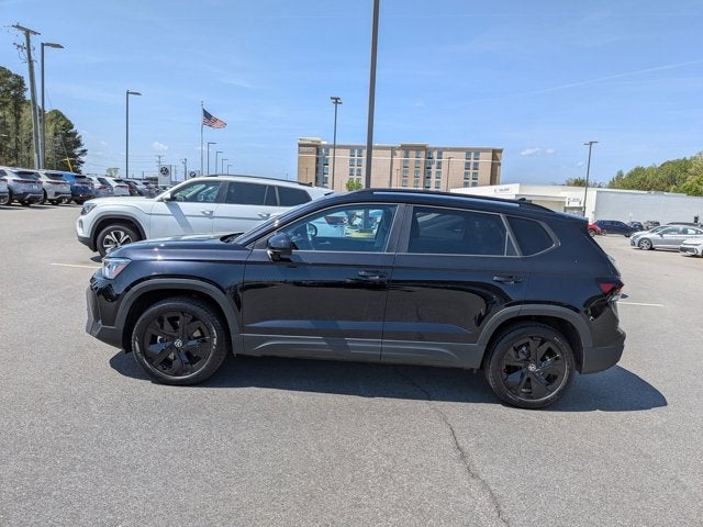 2025 Volkswagen Taos SE Black