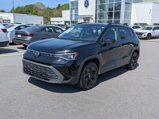 2025 Volkswagen Taos SE Black