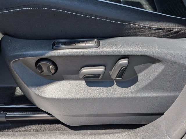 2023 Volkswagen Tiguan SEL R-Line