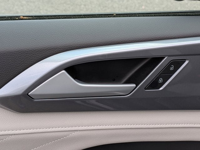 2025 Volkswagen Taos SEL