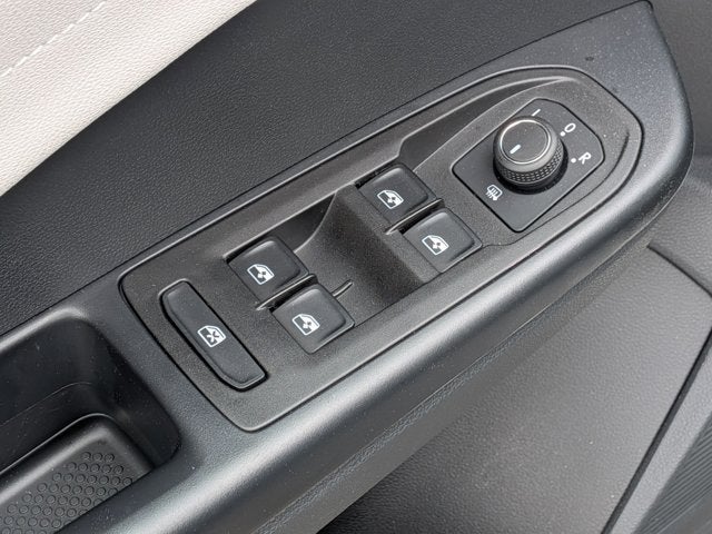 2025 Volkswagen Taos SEL