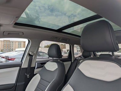 2025 Volkswagen Taos SEL