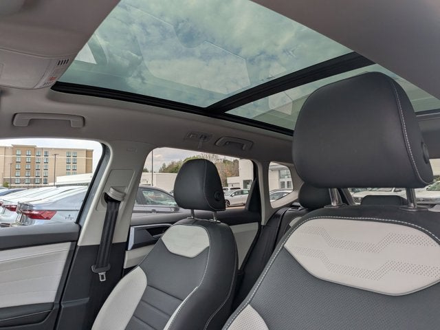 2025 Volkswagen Taos SEL
