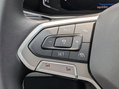 2025 Volkswagen Taos SEL