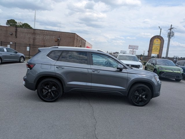 2025 Volkswagen Taos SEL