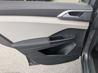 2025 Volkswagen Taos SEL