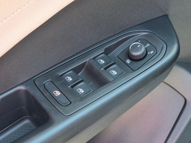 2026 Volkswagen Taos SEL