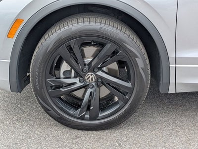 2024 Volkswagen Tiguan SE R-Line Black