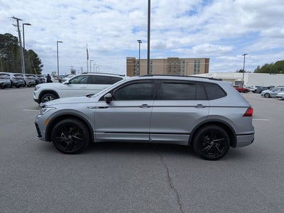 2024 Volkswagen Tiguan SE R-Line Black