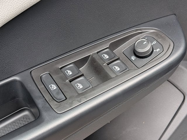 2025 Volkswagen Taos S