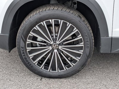 2025 Volkswagen Taos SE