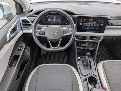 2025 Volkswagen Taos SE