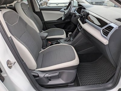 2025 Volkswagen Taos SE