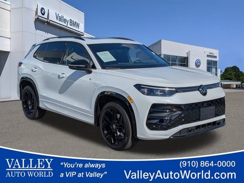 2025 Volkswagen Tiguan SE R-Line Black