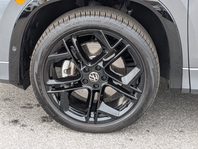 2025 Volkswagen Tiguan SE R-Line Black