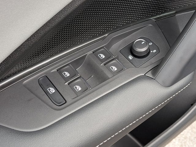 2025 Volkswagen Tiguan SE R-Line Black