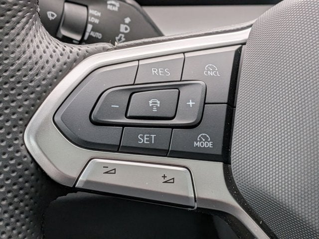 2025 Volkswagen Tiguan SE R-Line Black