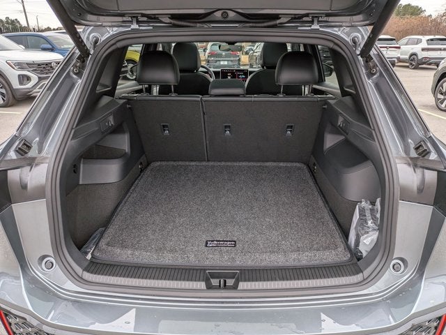 2025 Volkswagen Tiguan SE R-Line Black