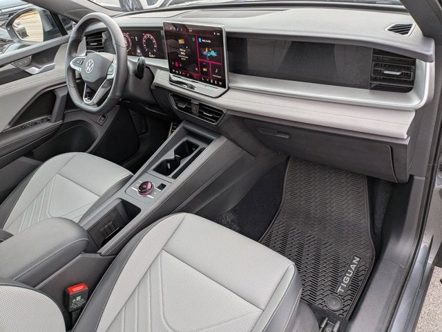 2025 Volkswagen Tiguan SE R-Line Black