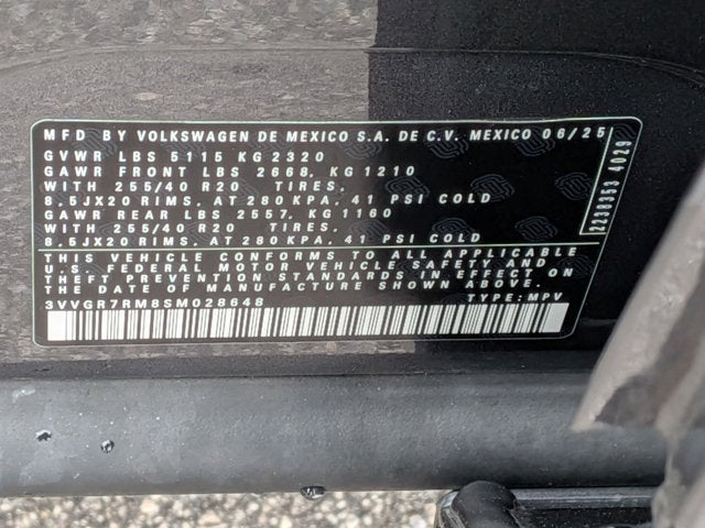 2025 Volkswagen Tiguan SE R-Line Black