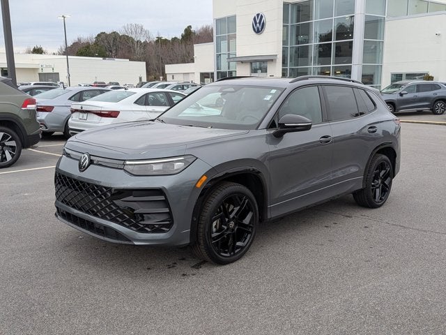 2025 Volkswagen Tiguan SE R-Line Black