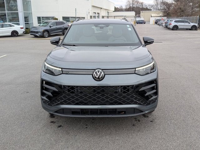 2025 Volkswagen Tiguan SE R-Line Black