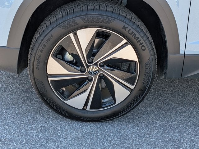 2025 Volkswagen Taos SE
