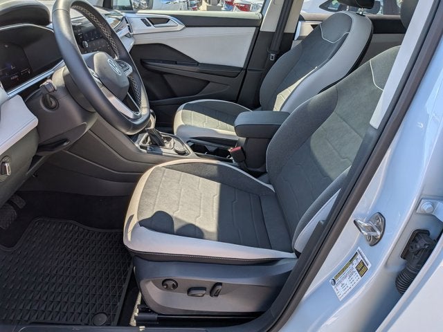 2025 Volkswagen Taos SE